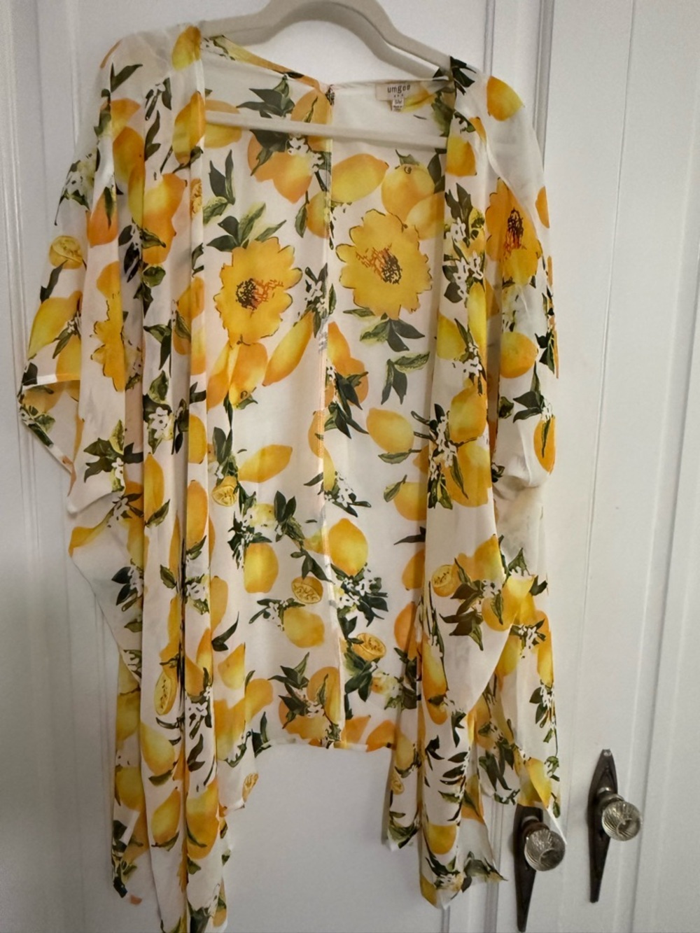Umgee White Lemon Print Kimono